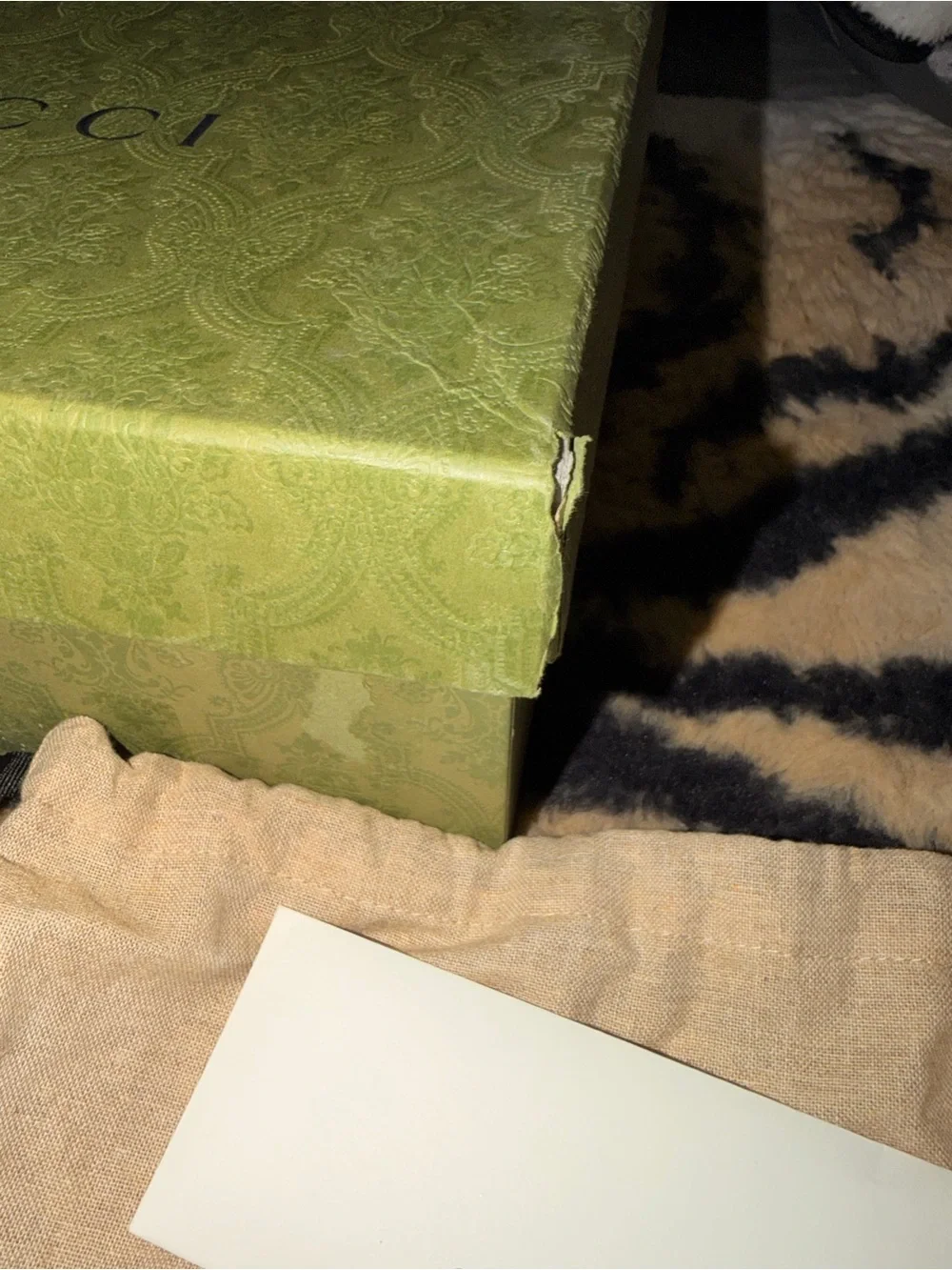 Gucci Beige Dust Bags & Gucci box size 7us